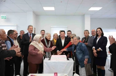 Başkan Aras’tan Yaşamevi’ni mutlu eden ziyaret 