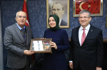 Başkan Arslan’dan AK Parti Genel Başkan Yardımcısı Kaya’ya anlamlı hediye 