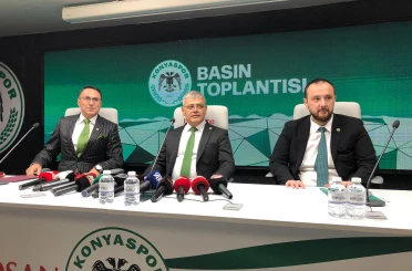 Başkan Atiker basın mensupları ile bir arada