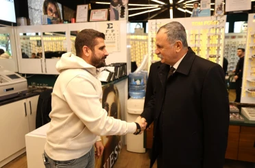 Başkan Balaban esnafı dinlemeye devam ediyor 