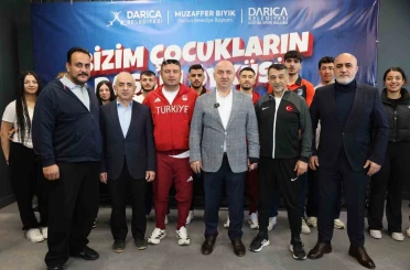 Başkan Bıyık milli sporcularla bir araya geldi 