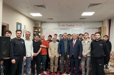 Başkan Bıyık üniversite gençliği ile bir araya geldi 