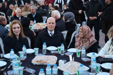 Başkan Bozbey kendi mahallesinde komşularıyla iftar yaptı 