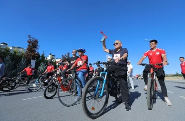 Başkan Büyükkılıç, 3’üncü Doktorlar Bisiklet Turu’nda pedal çevirdi 