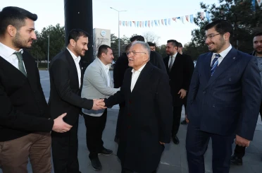 Başkan Büyükkılıç, gençlerle iftar sofrasında buluştu 