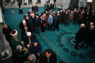 Başkan Büyükkılıç, sabah namazında vatandaşlarla buluştu 