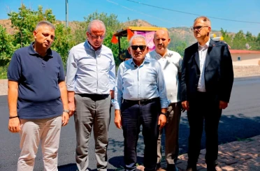 Başkan Büyükkılıç, Sazyolu caddesindeki sıcak asfalt çalışmalarını inceledi 