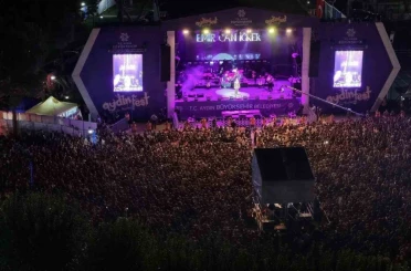 Başkan Çerçioğlu, sevilen sanatçıları gençlerle buluşturmaya devam ediyor 