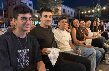 Başkan Çerçioğlu Yenipazarlıları açık hava sineması ile buluşturdu 