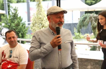 Başkan Çolakbayrakdar: "Aileyi güçlendiren her adımın yanında olmaya devam edeceğiz" 