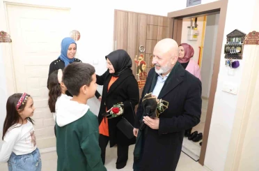 Başkan Çolakbayrakdar: "Büyük bir aile olmanın mutluluğunu iftar sofralarında yaşıyoruz" 