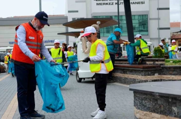 Başkan Çolakbayrakdar: "Daha temiz çevre için durmadan çalışıyoruz" 