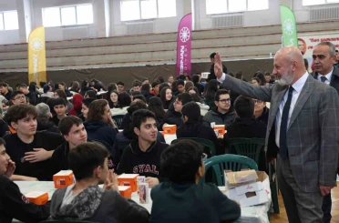 Başkan Çolakbayrakdar: "Güçlü Türkiye’nin temeli gençlerimizdir" 