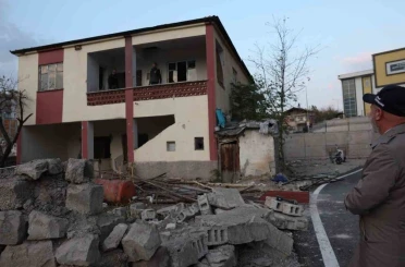 Başkan Çolakbayrakdar Uğurevler’de: "Geleceğin modern mahallesini inşa ediyoruz" 