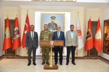 Başkan Dumandağ, Kolordu Komutanı Durmaz ile bir araya geldi 