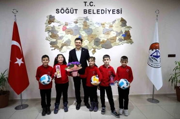 Başkan Durgut miniklerle buluştu 