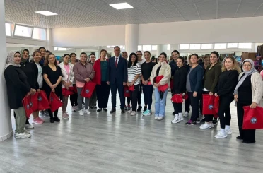 Başkan Ercan’dan sabah sporuna katılan kadınlara sürpriz hediye 