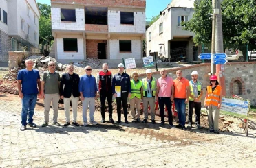 Başkan Erol, Burhaniye Mahallesi’ndeki doğalgaz çalışmalarını yerinde inceledi 