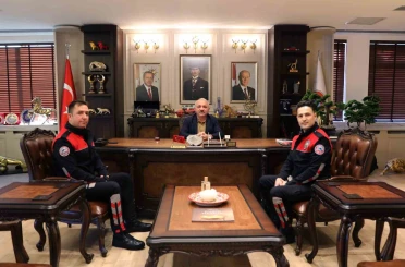 Başkan Esen, heimlich manevrasıyla hayat kurtaran polis memurlarını tebrik etti 