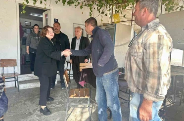 Başkan Gençay’dan Mavişehir pazaryerinde incelemelerde bulundu 
