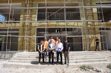 Başkan Hallaç, yapımı devam eden gençlik merkezinde incelemelerde bulundu 