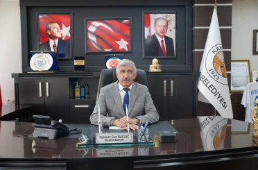 Başkan Hallaç’tan bayrağa yapılan saygısızlığa sert tepki 