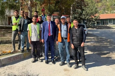 Başkan Kahveci, Gökçimen Parkı çevresindeki asfalt çalışmalarını inceledi 