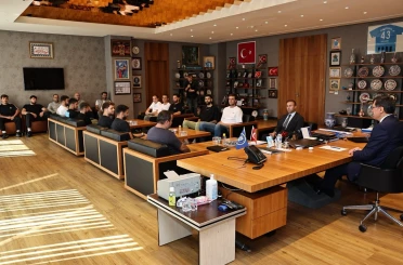 Başkan Kahveci, şampiyon basketbolcuları makamında ağırladı 