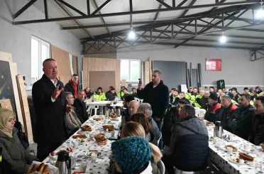 Başkan Karabatı, emekçileri kahvaltıda ağırladı 