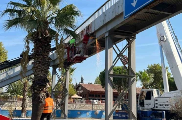 Başkan Kaya talep etti, atıl üst geçit kaldırılıyor 