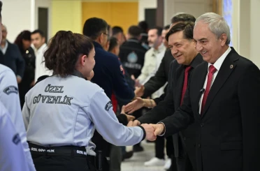 Başkan Kocagöz belediye personeliyle bayramlaştı 