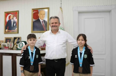 Başkan Koloğlu, başarılı karatecileri ağırladı 