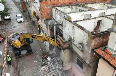 Başkan Kurnaz: "Metruk binalarla mücadelemiz sürecek" 