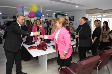 Başkan Kurnaz’dan öğretmenlere anlamlı jest: "Geleceğimizi şekillendiriyorsunuz" 