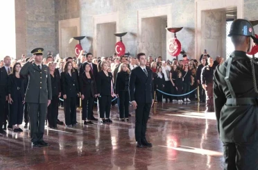 Başkan Mandalinci ve meclis üyelerinden Anıtkabir ziyareti 