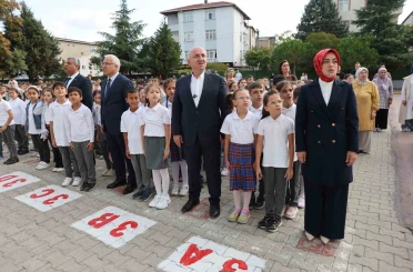 Başkan Muzaffer Bıyık, öğretmen ve öğrencilerin taleplerini dinledi 