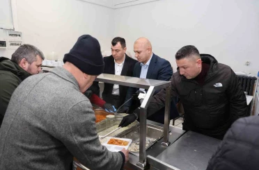 Başkan Önal, iftar sofrasında vatandaşlarla buluştu 