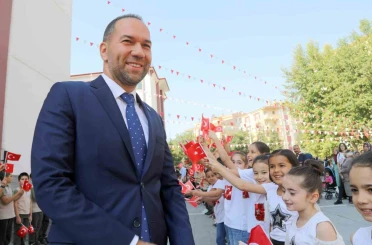 Başkan Özdemir: "Eğitim, geleceğimizi aydınlatan en önemli ışıktır" 