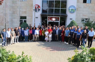 Başkan Özel, belediye personeliyle Bayramlaştı 