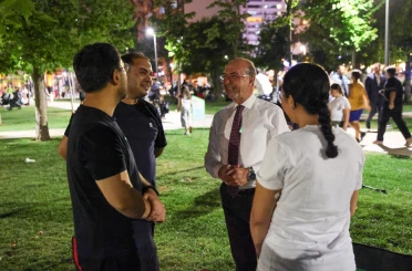 Başkan Özgökçen, Pekyatırmacı ve Bağcı Şefikcan Parkı’nda Vatandaşlarla Bir Araya Geldi