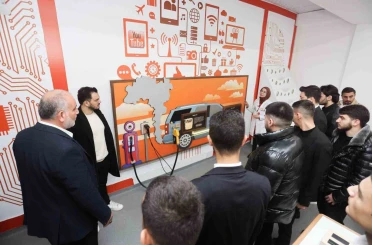Başkan Sandıkçı: "Geleceğin teknoloji yıldızlarını Canik’te yetiştiriyoruz" 