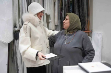 Başkan Subaşı yeni yılın ilk gününde esnaf ve vatandaşların yeni yıllarını kutladı 