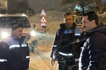 Başkan Taşkın gece boyu kar mesaisini sahada takip etti 