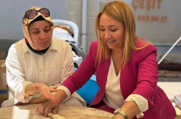 Başkan Tekin kendi elleriyle gözleme açtı 