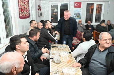 Başkan teravih sonrası vatandaşlarla buluştu 