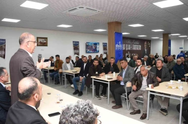 Başkan Yapar, mahalle muhtarlarıyla iftar programında bir araya geldi 
