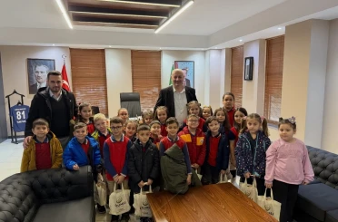 Başkan Yıldız, minik öğrencileri belediyede ağırladı 