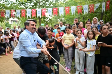 Başkan Yılmaz’dan miniklere sürpriz 