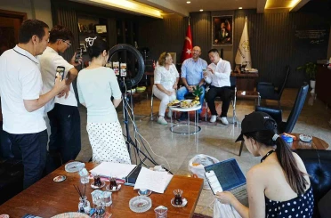 Başkan Zencirci, Çinli tanıtım elçilerini ağırladı
