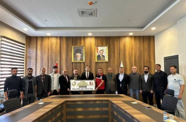 Batman’da 340 bin lira ile rekor fiyata satılan bir kilo balın geliri besicilere verildi 